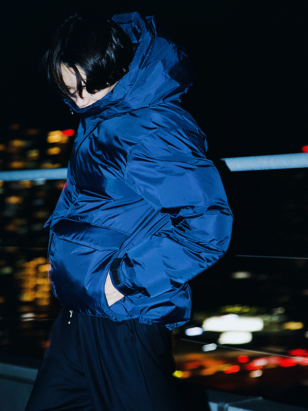 アウトドアの機能美を、街へ。 URBAN RESEARCH × NANGAの特別な1着