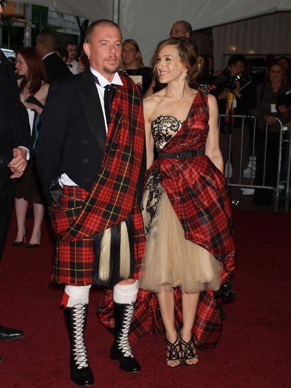 アレキサンダー・マックイーンの遺灰、スカイ島へ。 | Vogue Japan