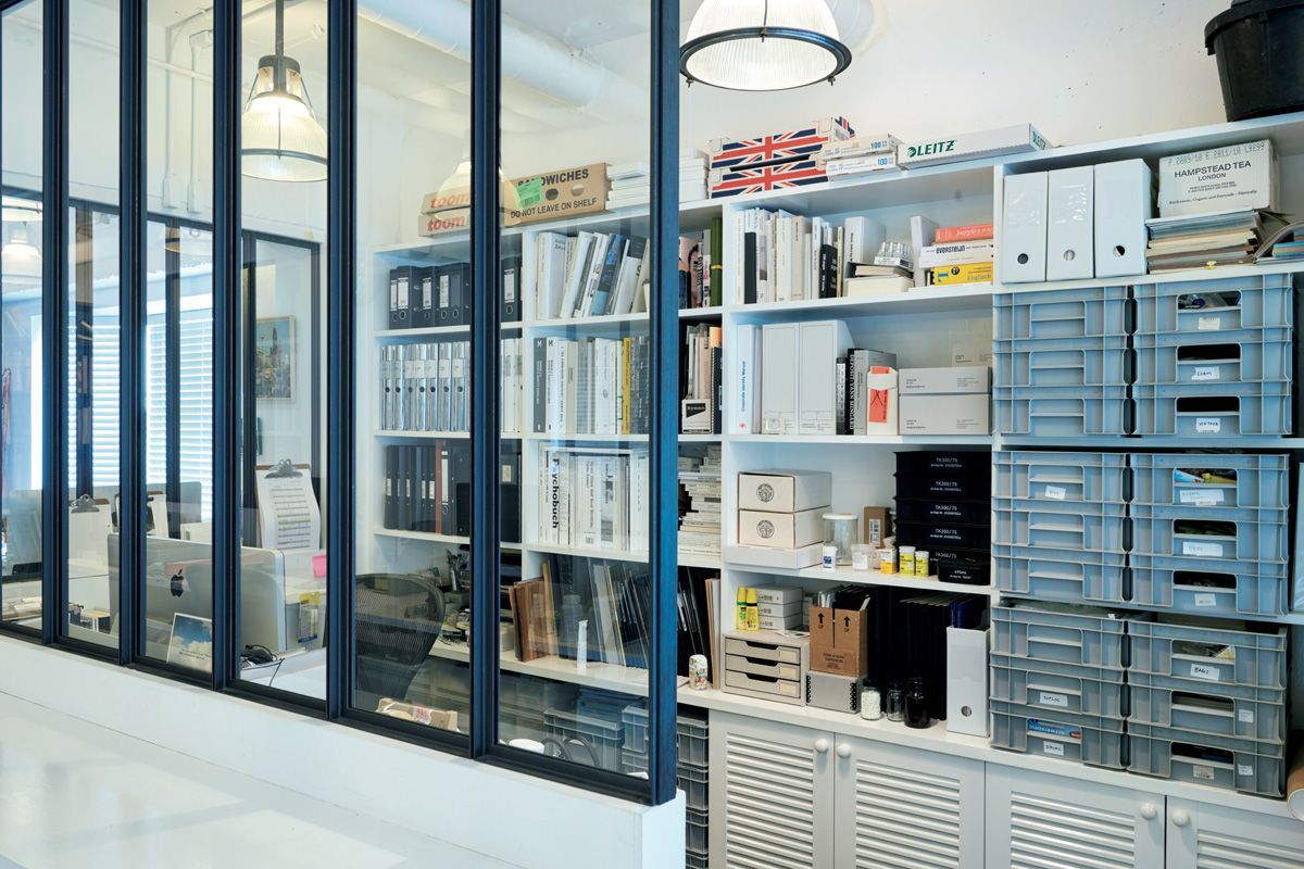 アートディレクター、平林奈緒美の“見える”オフィスの収納術