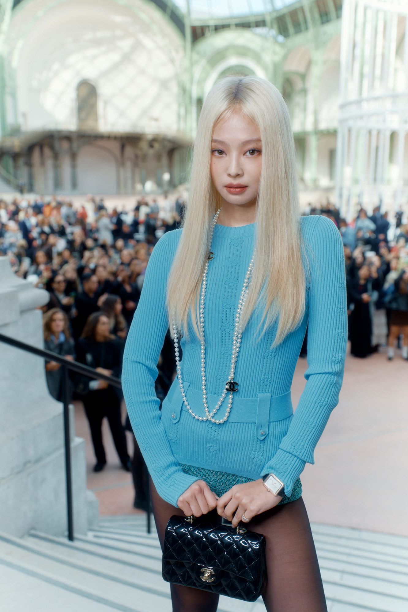 ジェニーはブロンドヘアで登場！ 小松菜奈やヴァネッサ・パラディetc