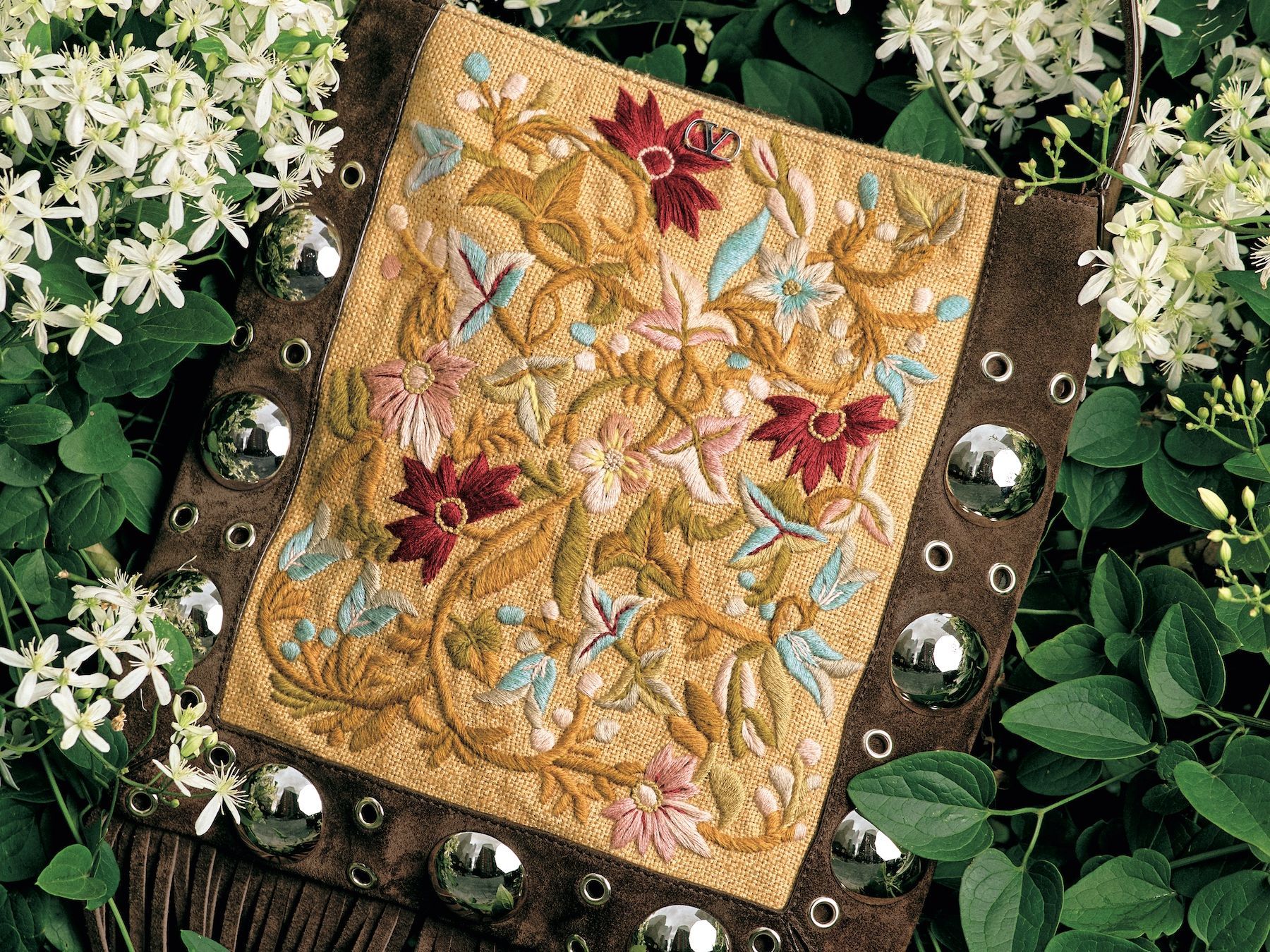 ご機嫌にフリンジを揺らして。ヴァレンティノ ガラヴァーニの新作