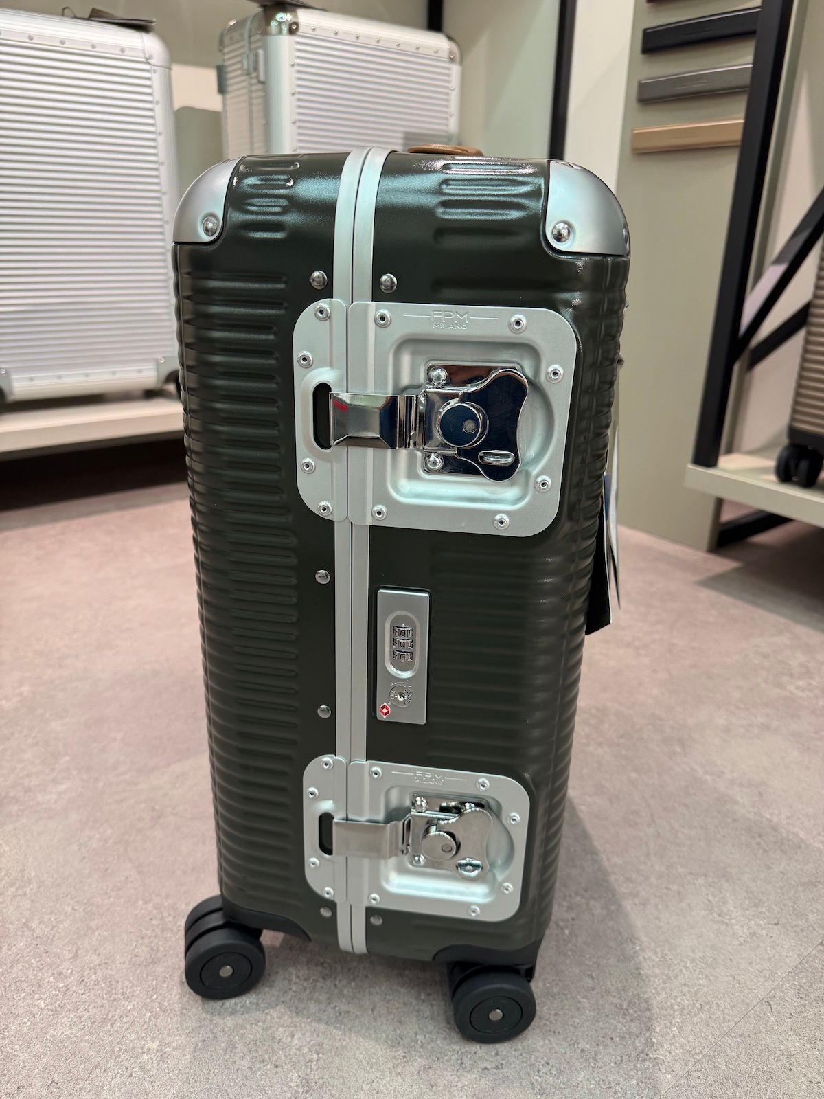 日本初上陸！ ミラノ発のスーツケース「FPM Milano」の失敗しない