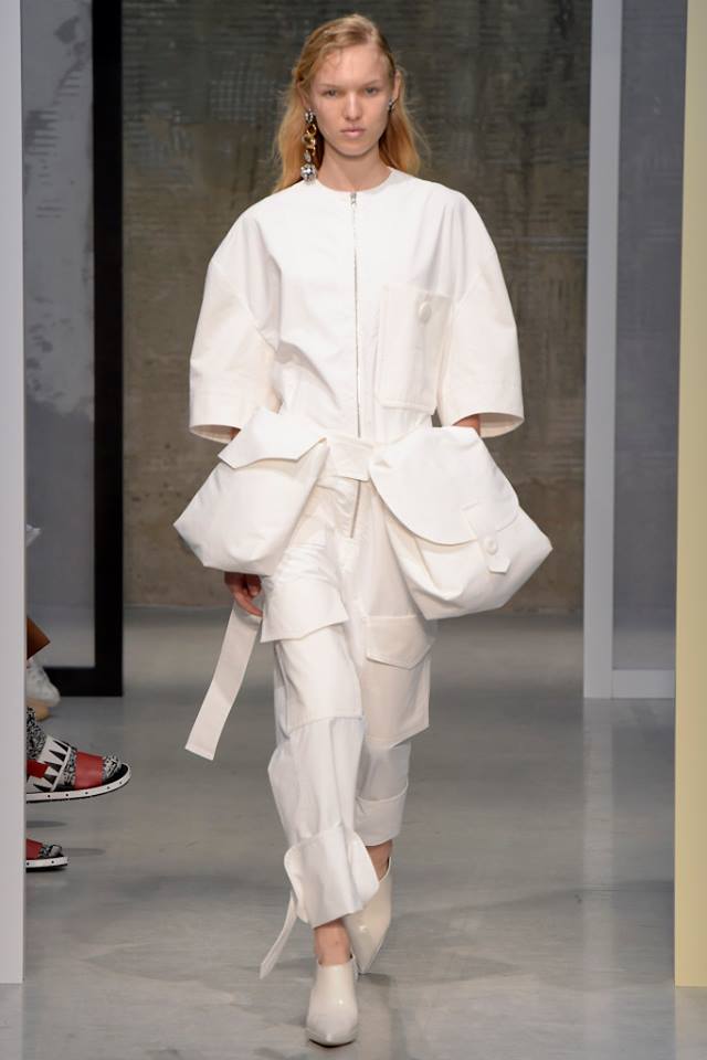 マルニのコンスエロ・カスティリオーニ創業者が退任 - WWDJAPAN