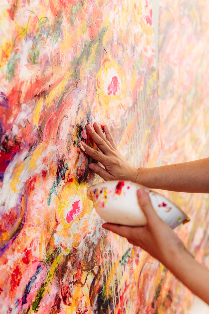 現代アーティスト、ロッカクアヤコのプリント作品を24時間限定販売