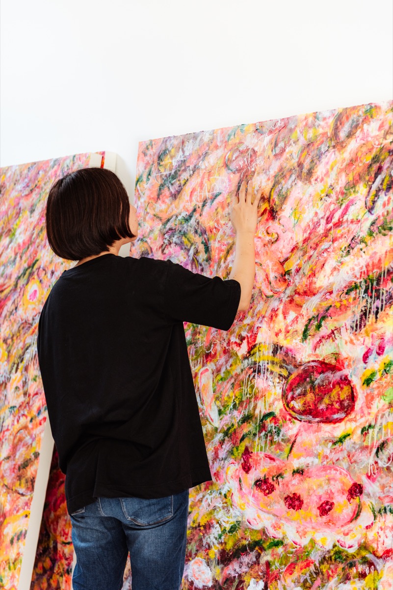 現代アーティスト、ロッカクアヤコのプリント作品を24時間限定販売