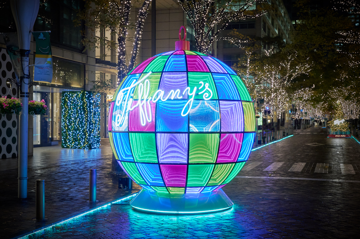 Snow Manが「ティファニー」のホリデーを祝う点灯式にサプライズ登場