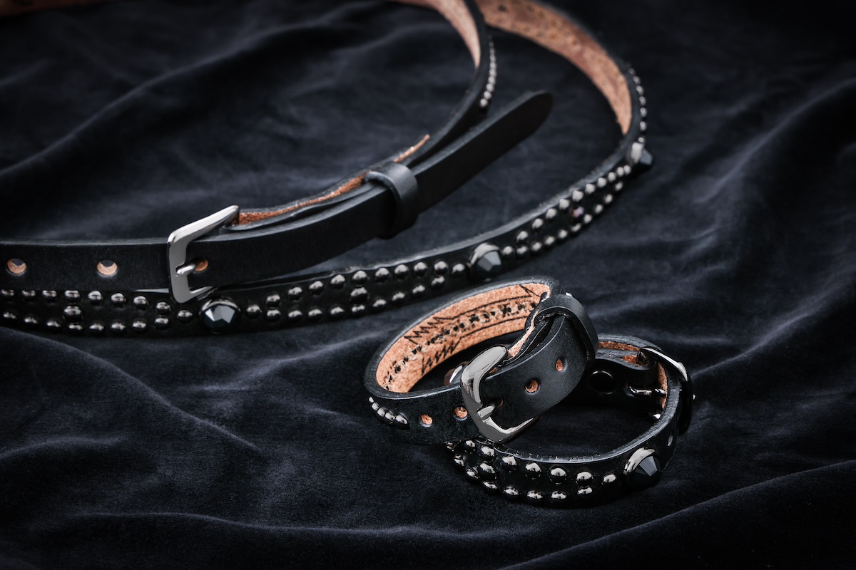 ウルフズヘッド」×「ラミダス」 ガンメタルスタッズのベルトやリスト