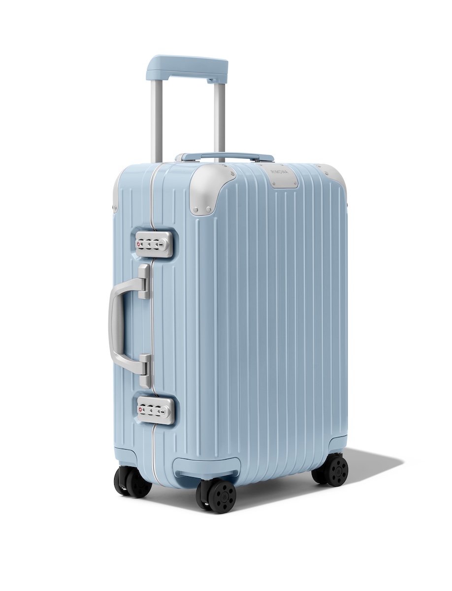 リモワ」がスーツケース“ハイブリッド”からシーズン限定カラーのスカイ