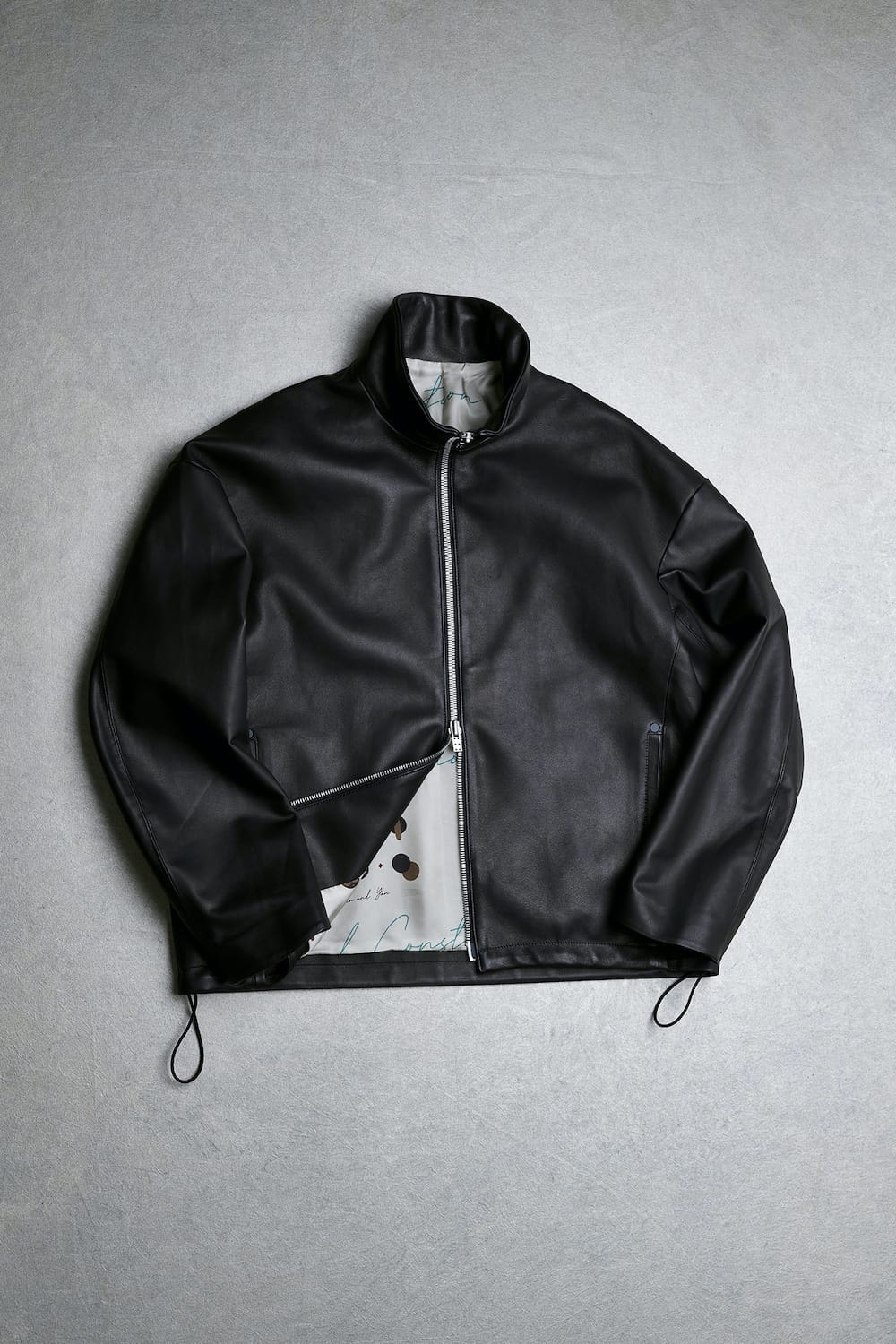 入荷情報]DEVOA 26SSより、レザージャケット、バッグ、スニーカーなど