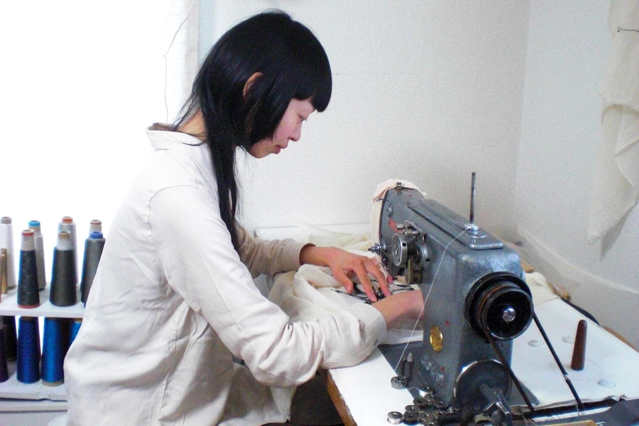 高澤恵美 刺繍花のアクセサリー | D&DEPARTMENT