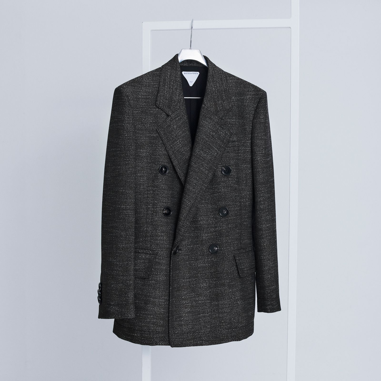 今季のボッテガ・ヴェネタのジャケットは、絶妙なビッグシルエット