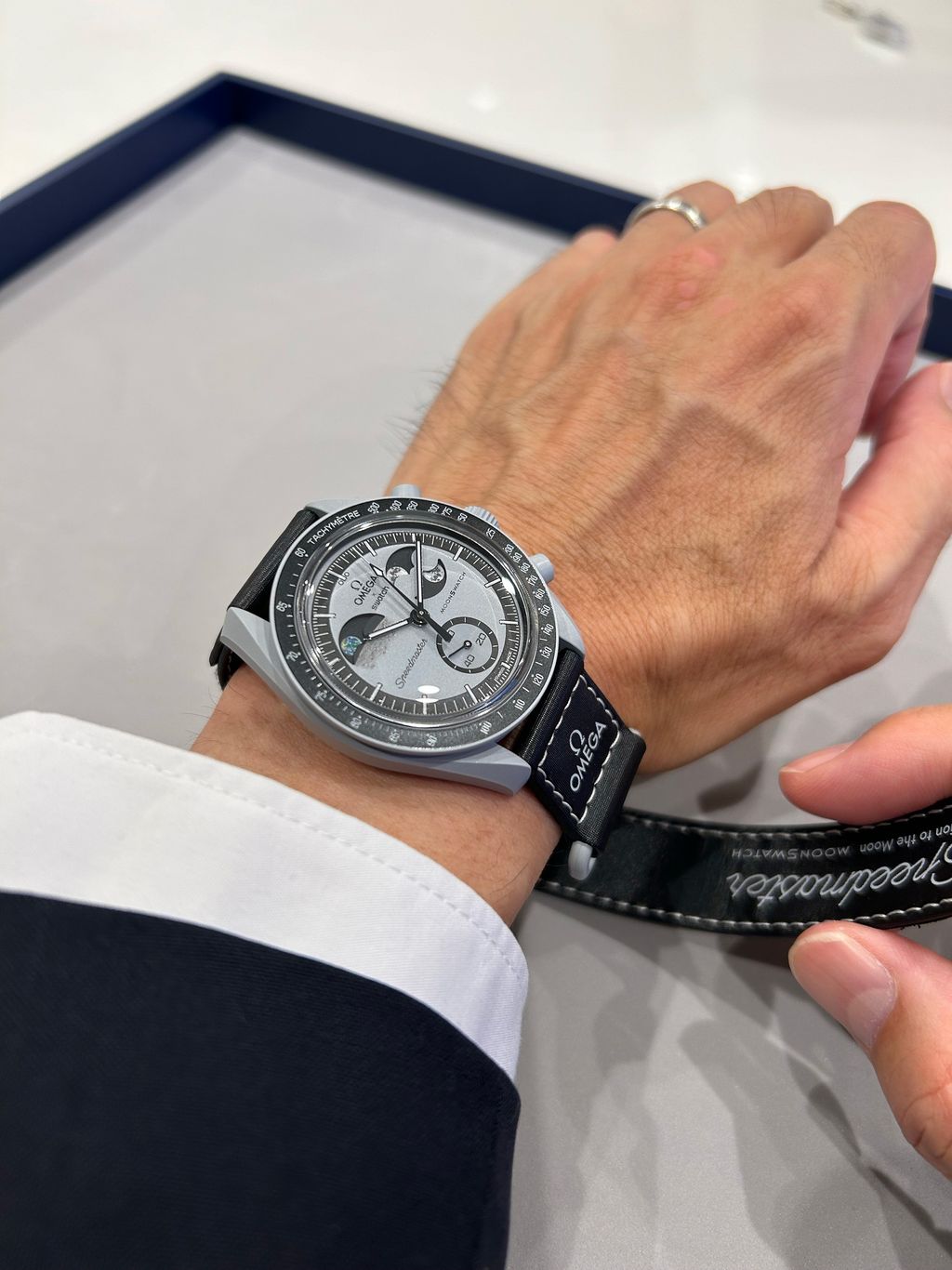 ギャラリー：オメガ×スウォッチの新作ムーンスウォッチ「バイオ