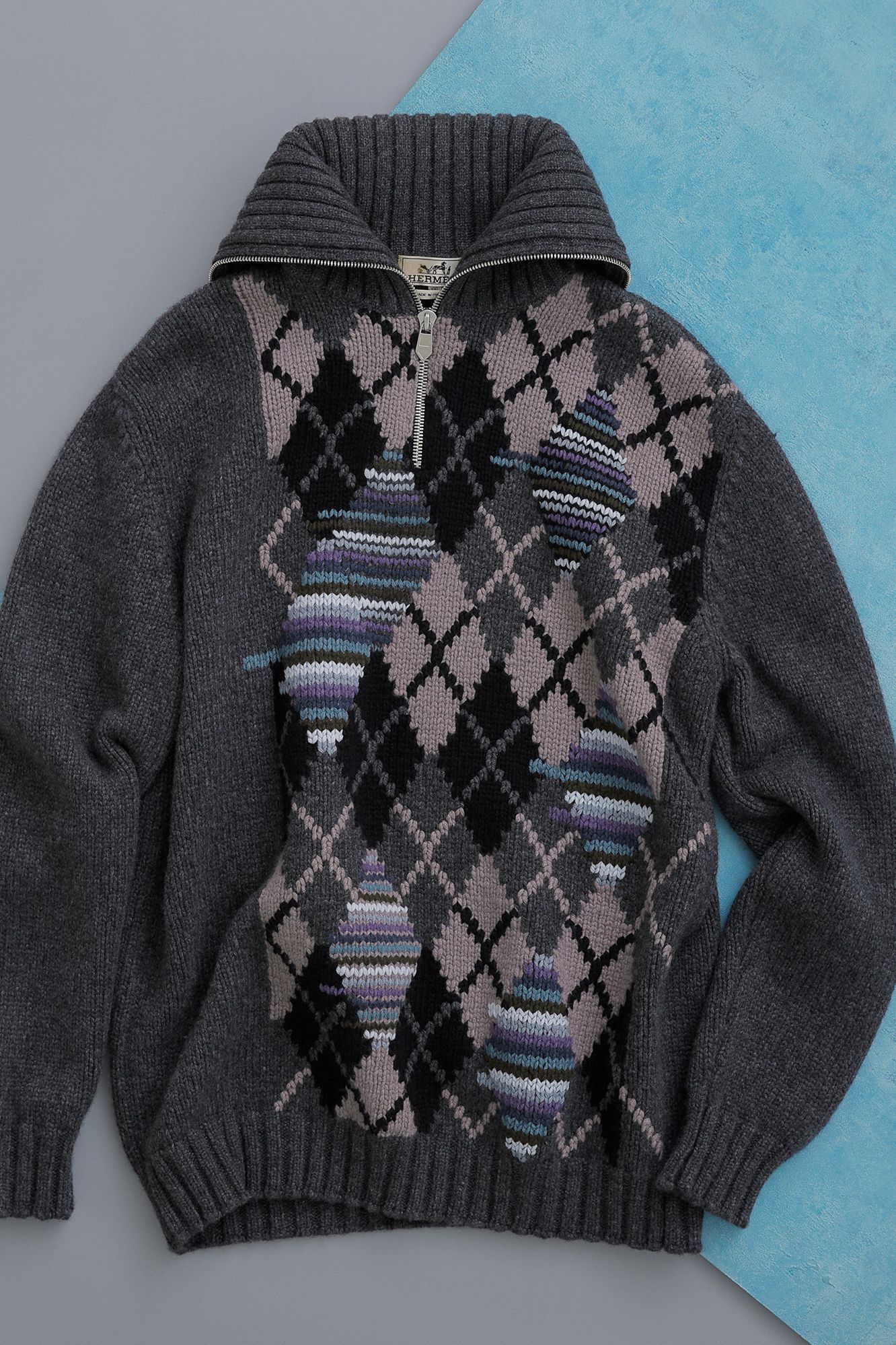 エルメスを象徴するレザーを筆頭に、異素材使いが冴える──特集