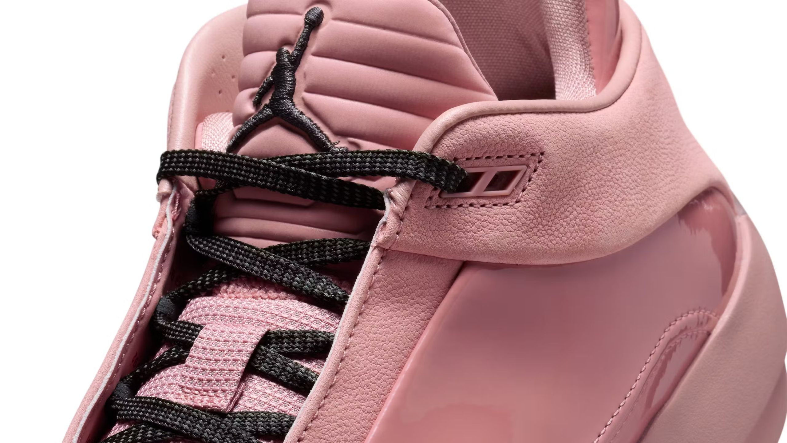 エア ジョーダン 40」新色はビビッドながらもニュアンス豊かなローズ