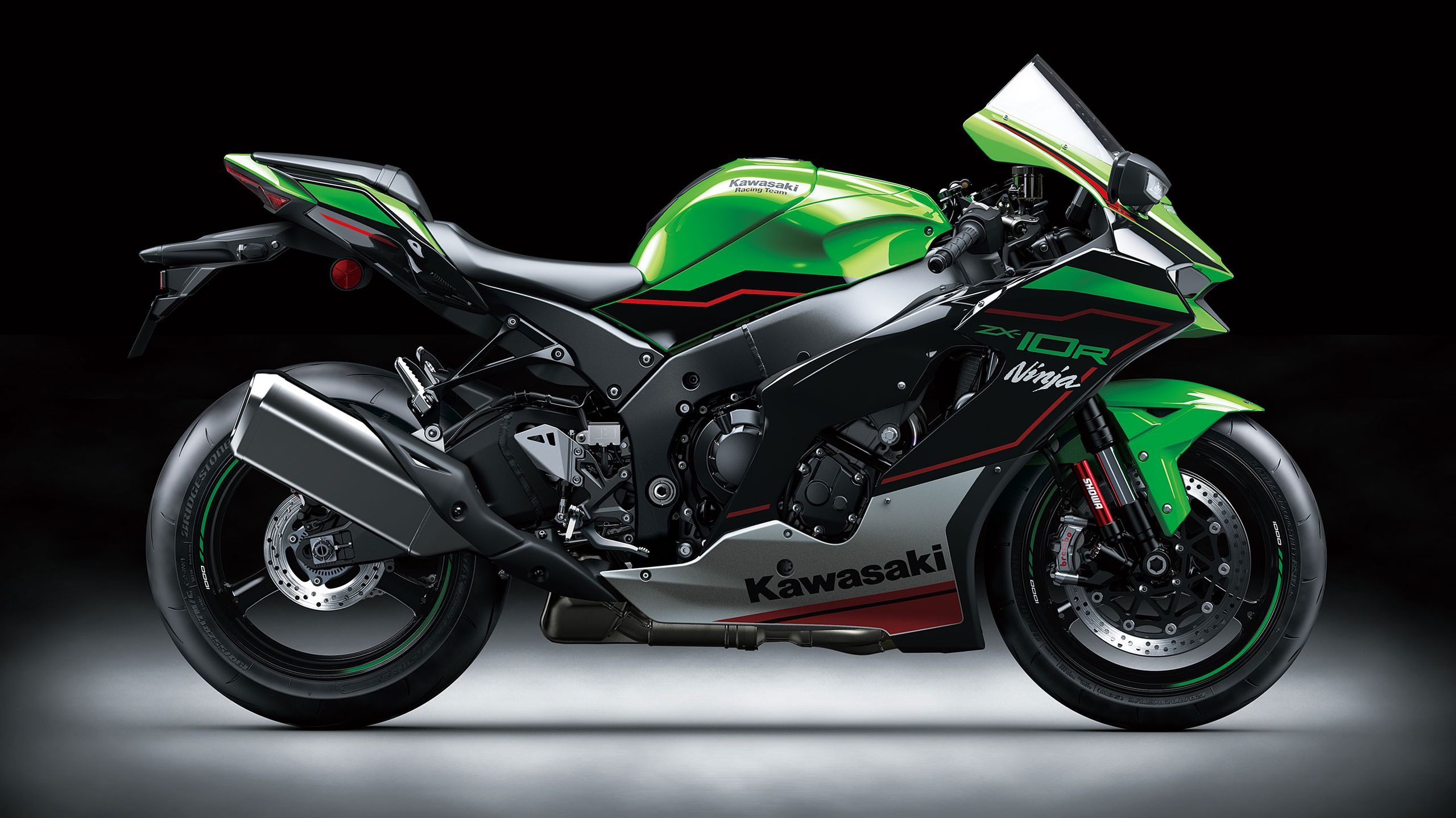 カワサキとアディダスがふたたびタッグ！ スニーカー「ZX22 KAWASAKI