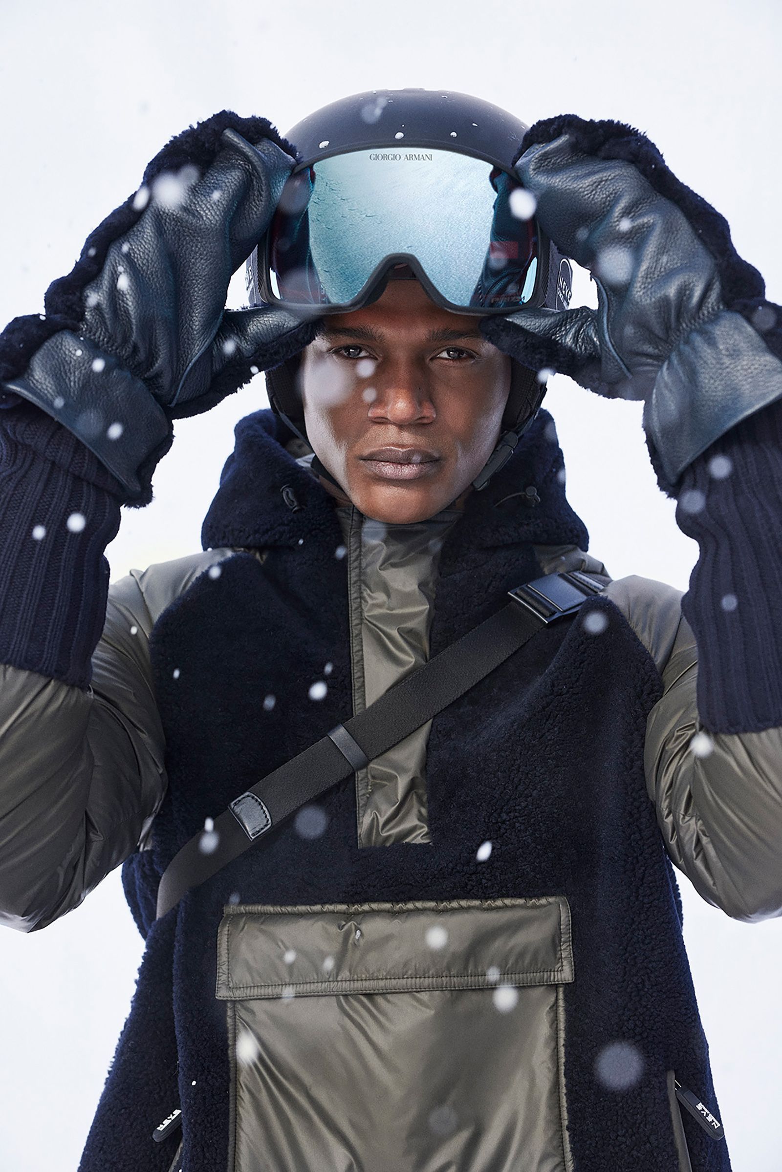 ジョルジオ アルマーニ ネーヴェの2022年秋冬コレクションが発売中