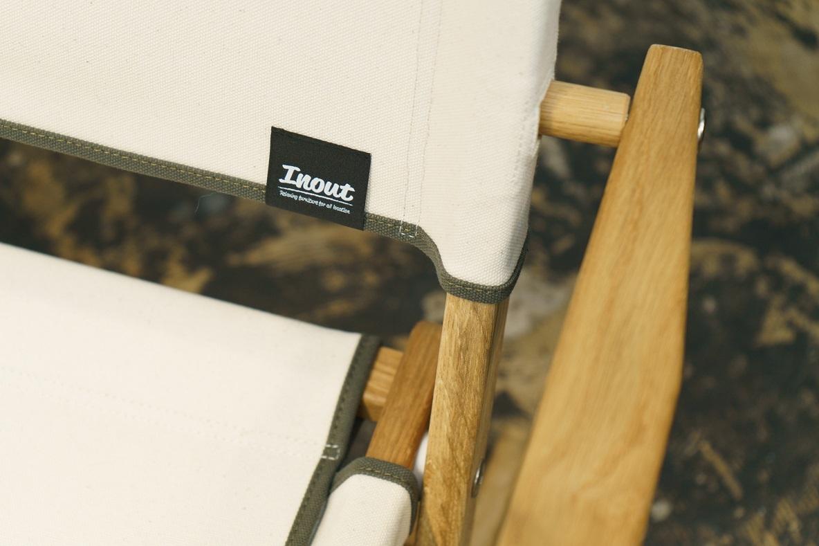 ちょうどいい座り心地のチェアだから“ジャストライトチェア”って言うの