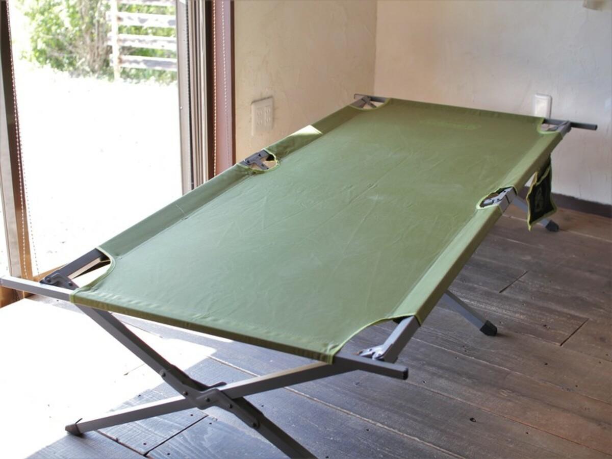 コールマンのコット、寝心地バツグンだぞ！ 急な来客にも対応するけど