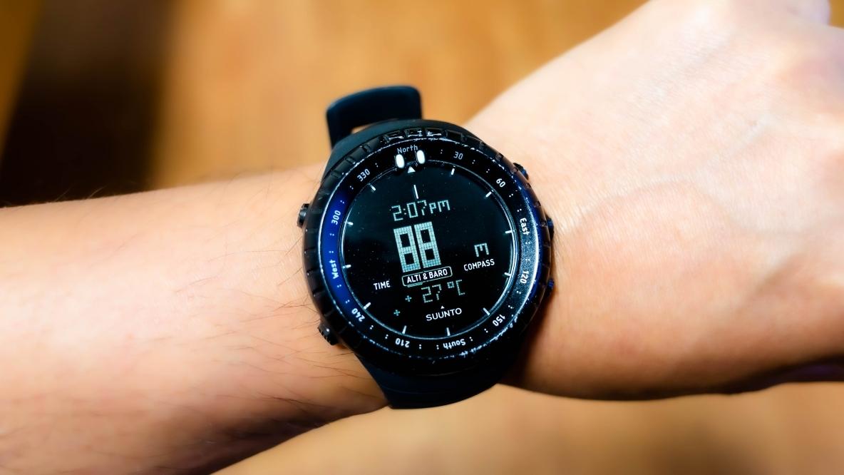 ☆SUUNTO/スント コア・オールブラック 腕時計 メンズ 電池なし 楽天