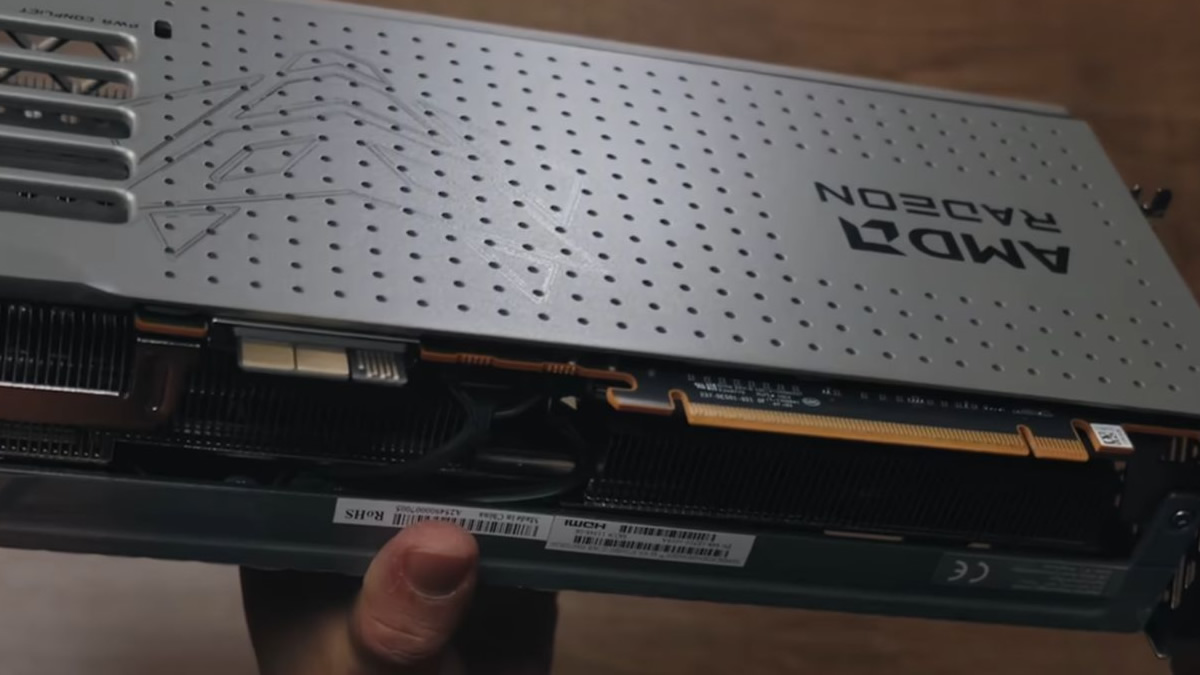 Sapphire RX 9070 XT Phantom Link GPU unveiled - OC3D