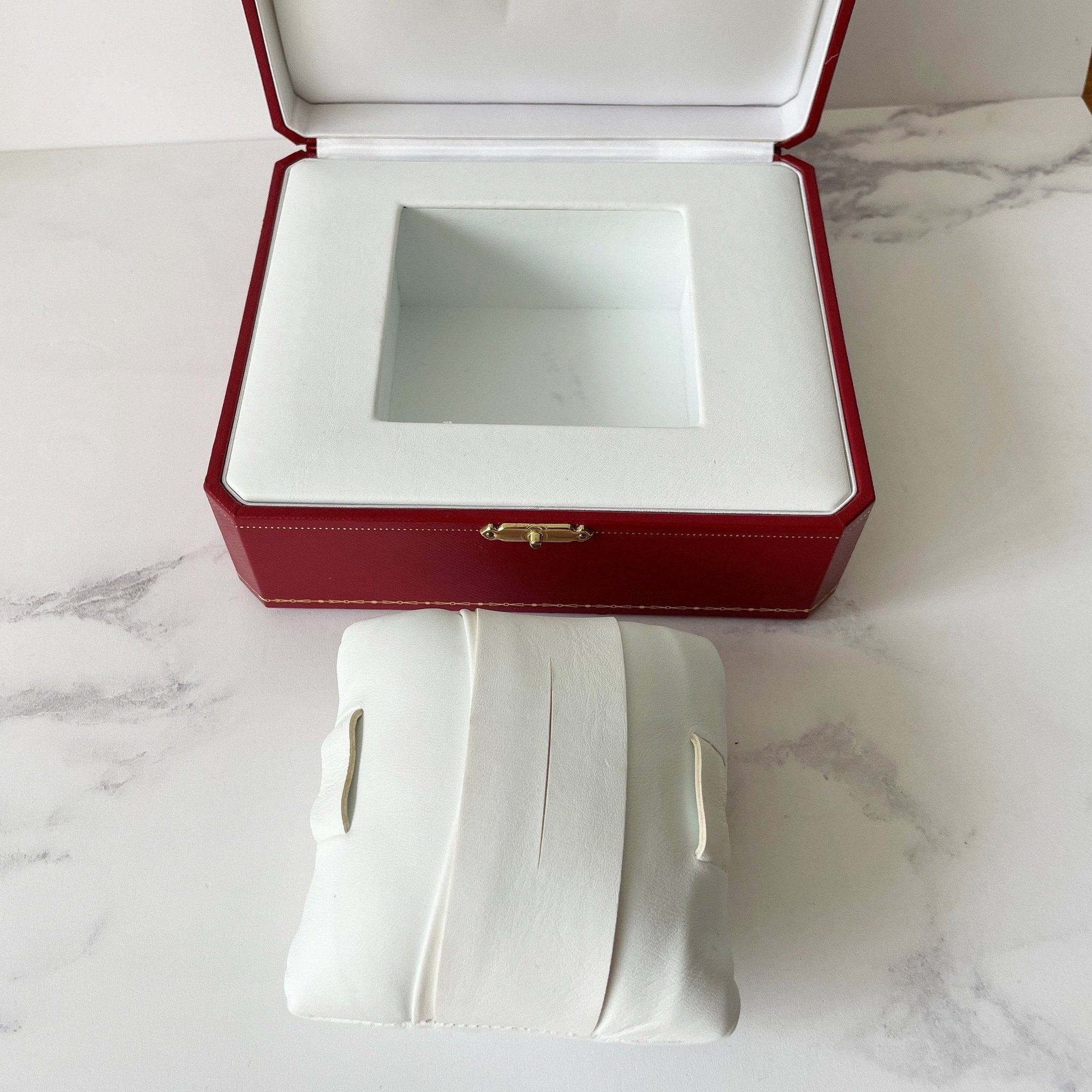 カルティエ レッド レザー 腕時計ボックス – Mercy Madge