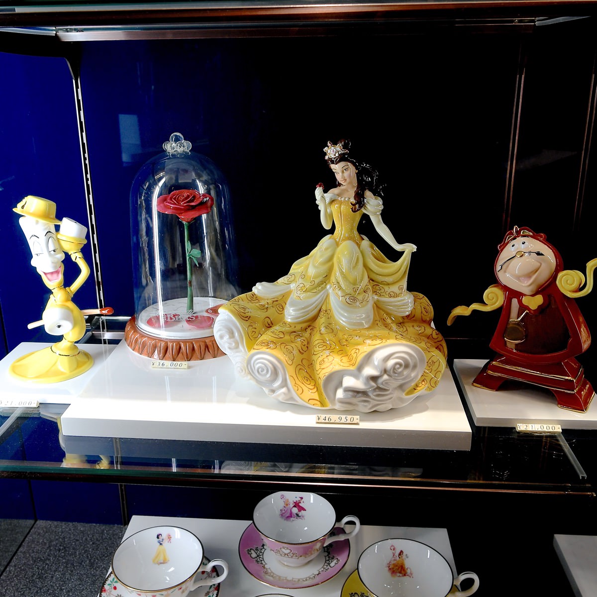 ベルたちを美しく再現！東京ディズニーランド『美女と野獣』磁器の置物 -