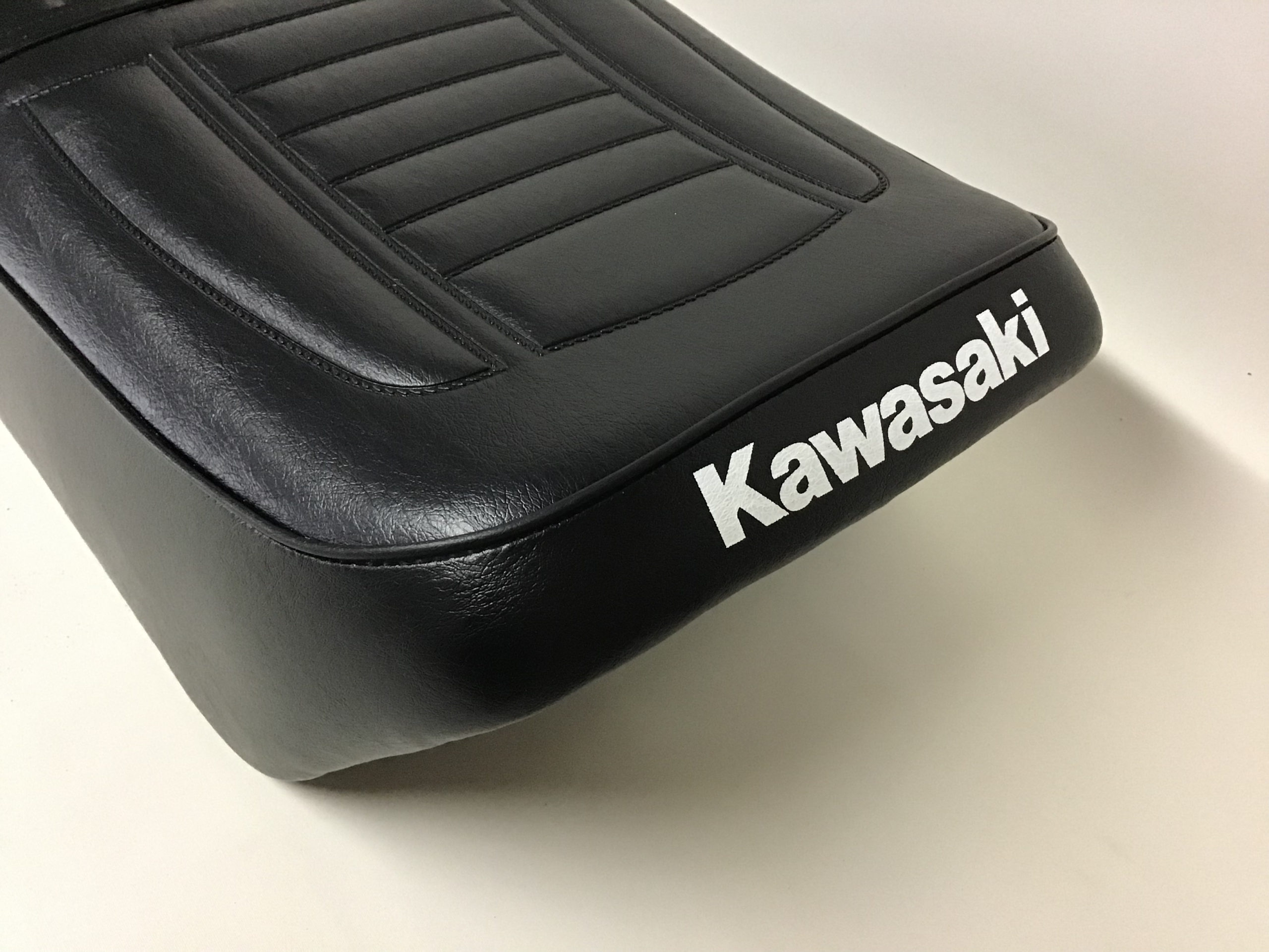 KAWASAKI【Z400FX】Restore - 株式会社茗荷シート