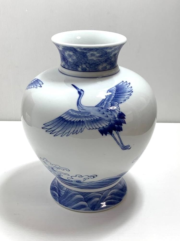 Amazon.co.jp: 宮内庁御用達深川製磁 美術有田焼 花瓶壺 白磁 宮窯染付