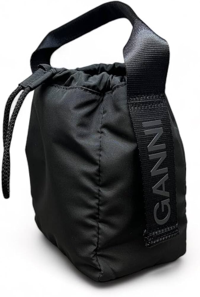 Amazon.co.jp: Ganni ロゴプリント ナイロン テック ポーチ バッグ