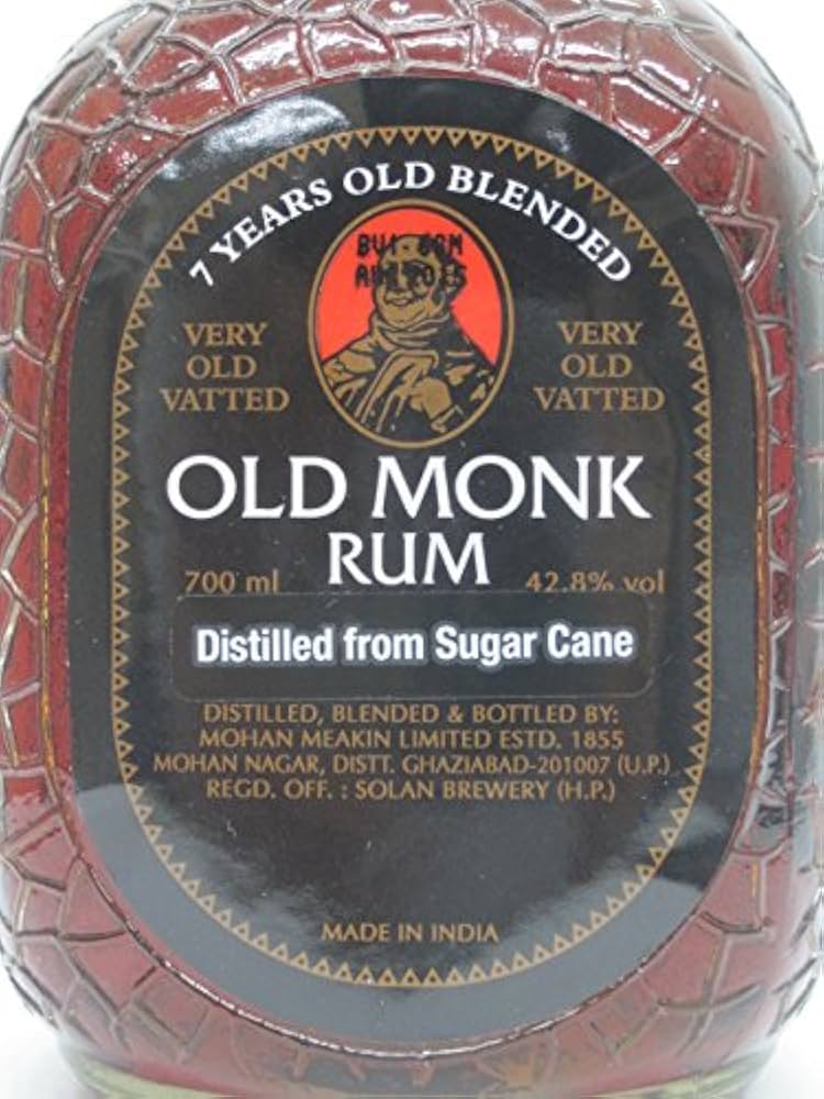 Amazon.co.jp: オールドモンク ラム 7年 42.8度 700ml □インド産の