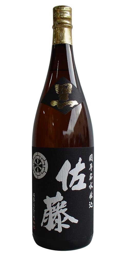 Amazon.co.jp: 佐藤黒麹 芋 25度 1800ml : 食品・飲料・お酒