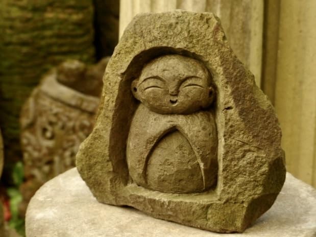 Amazon.co.jp: お祈り地蔵様の石像h22cm お地蔵さん 祠地蔵 地蔵菩薩