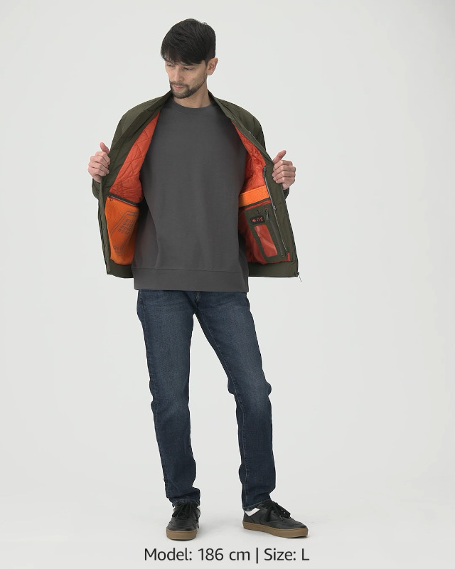 Amazon.co.jp: [Amazon Essentials] Outer 13箇所の収納ポケット付き