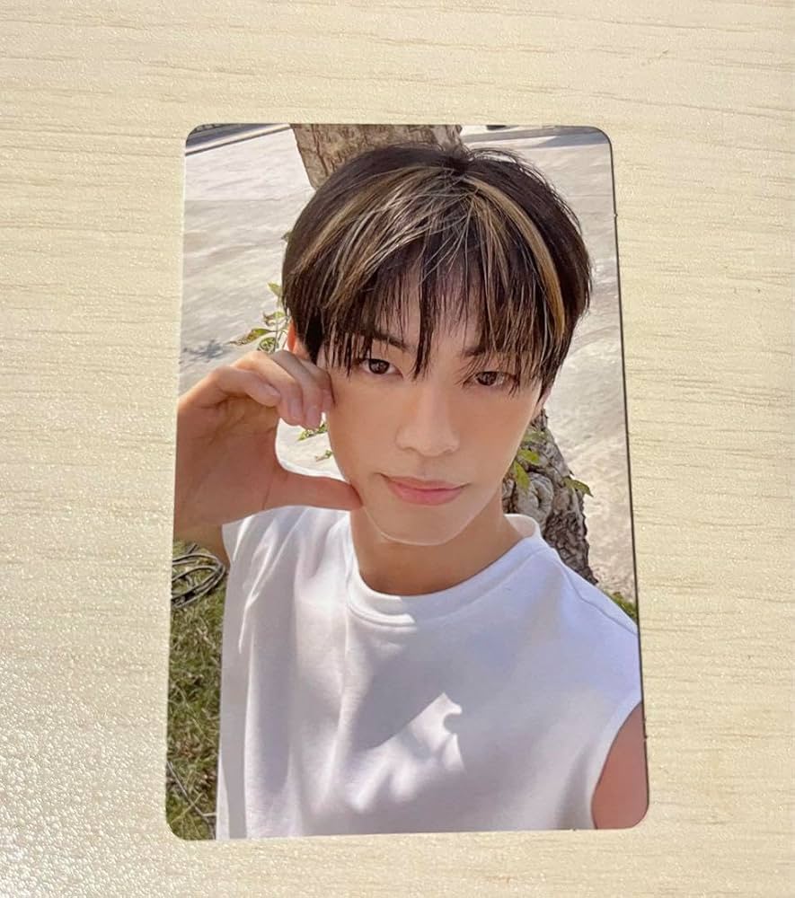 Amazon.co.jp: TWS トゥアス ドフン weverse トレカ : おもちゃ