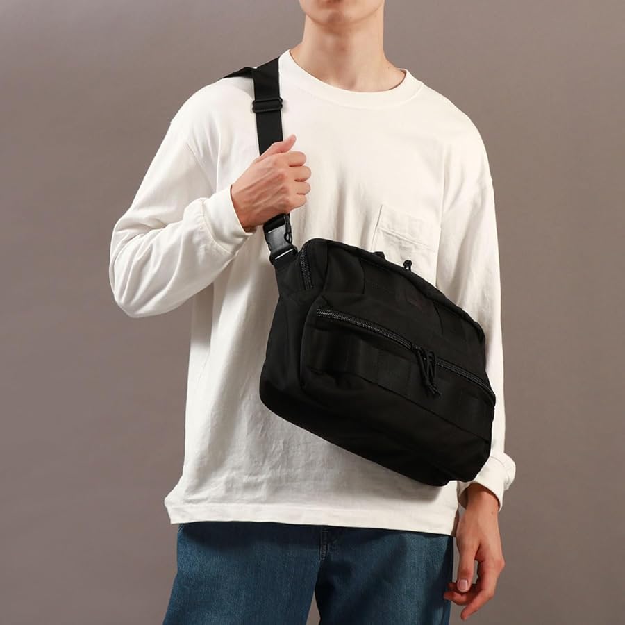 Amazon | [ブリーフィング] DELTA SLASHER M SQD ショルダーバッグ