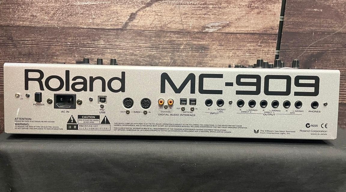 Amazon.co.jp: Roland SAMPLING GROOVEBOX MC-909 : パソコン・周辺機器