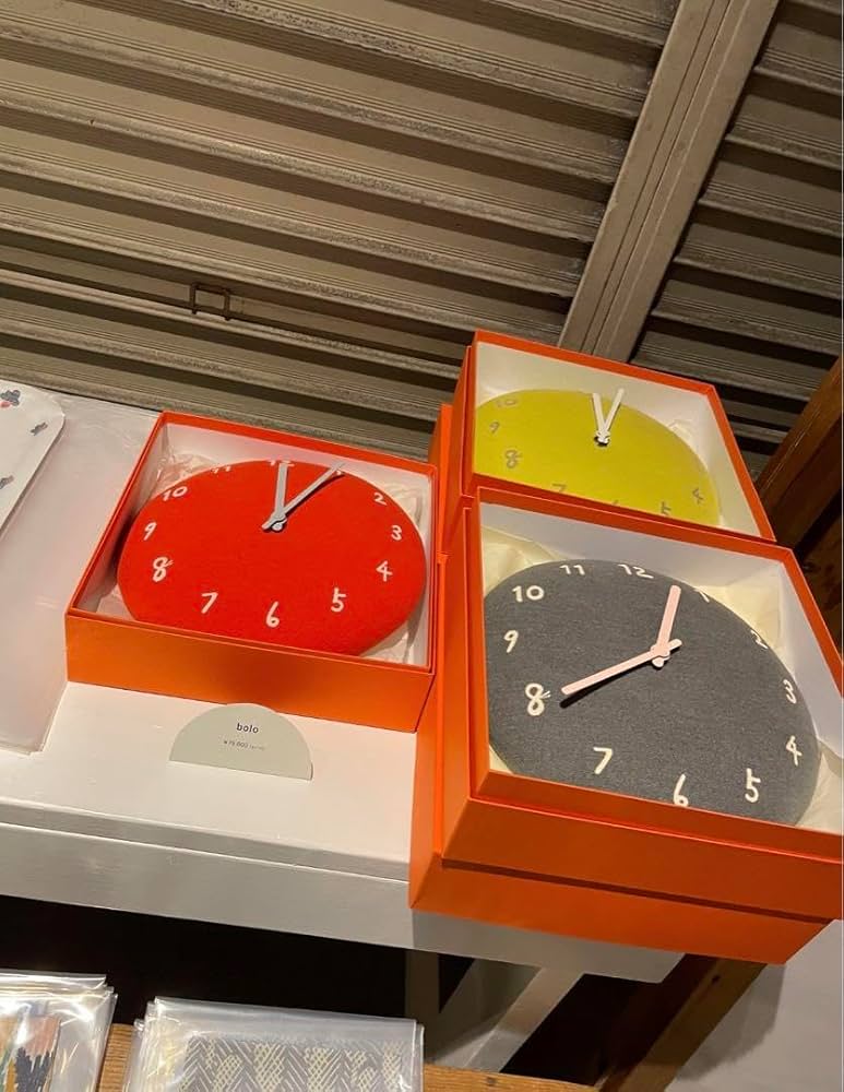 Amazon.co.jp: 新ミナペルホネン 壁掛け時計 bolo mina perho : ホーム