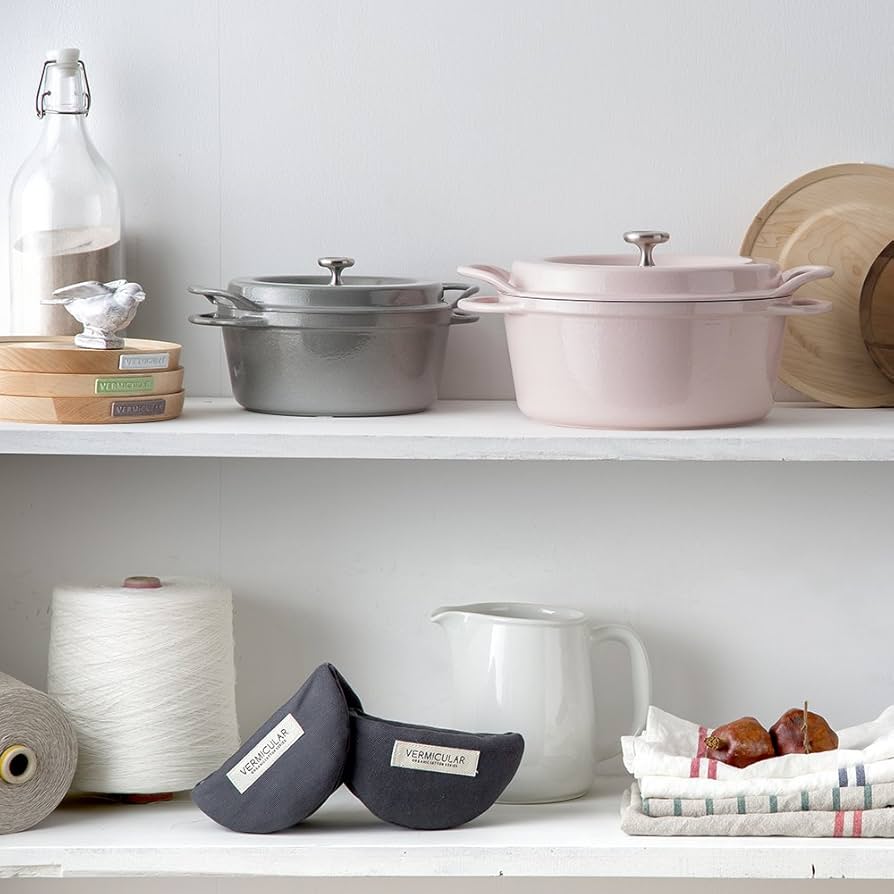 Amazon｜バーミキュラ 鋳物ホーロー鍋 22cm パールピンク 無水調理