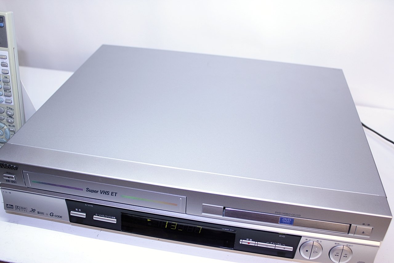 Amazon | ビクター (Victor) DVDプレーヤー 一体型S-VHSビデオ HR-DS1