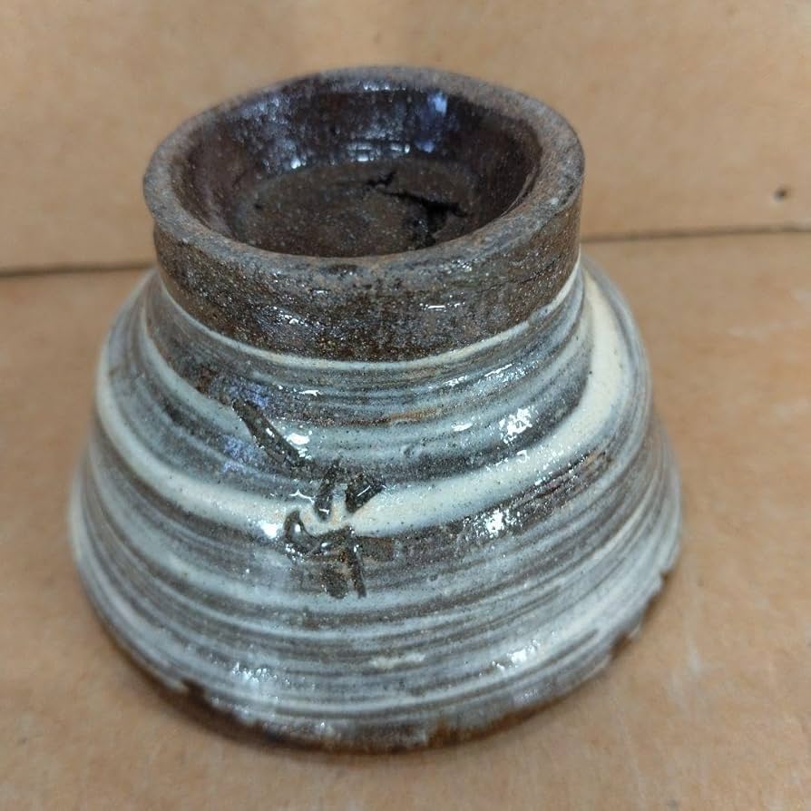 Amazon.co.jp: 本物保証金城次郎 ぐい呑 共箱 栞 人間国宝 壺屋焼 魚紋