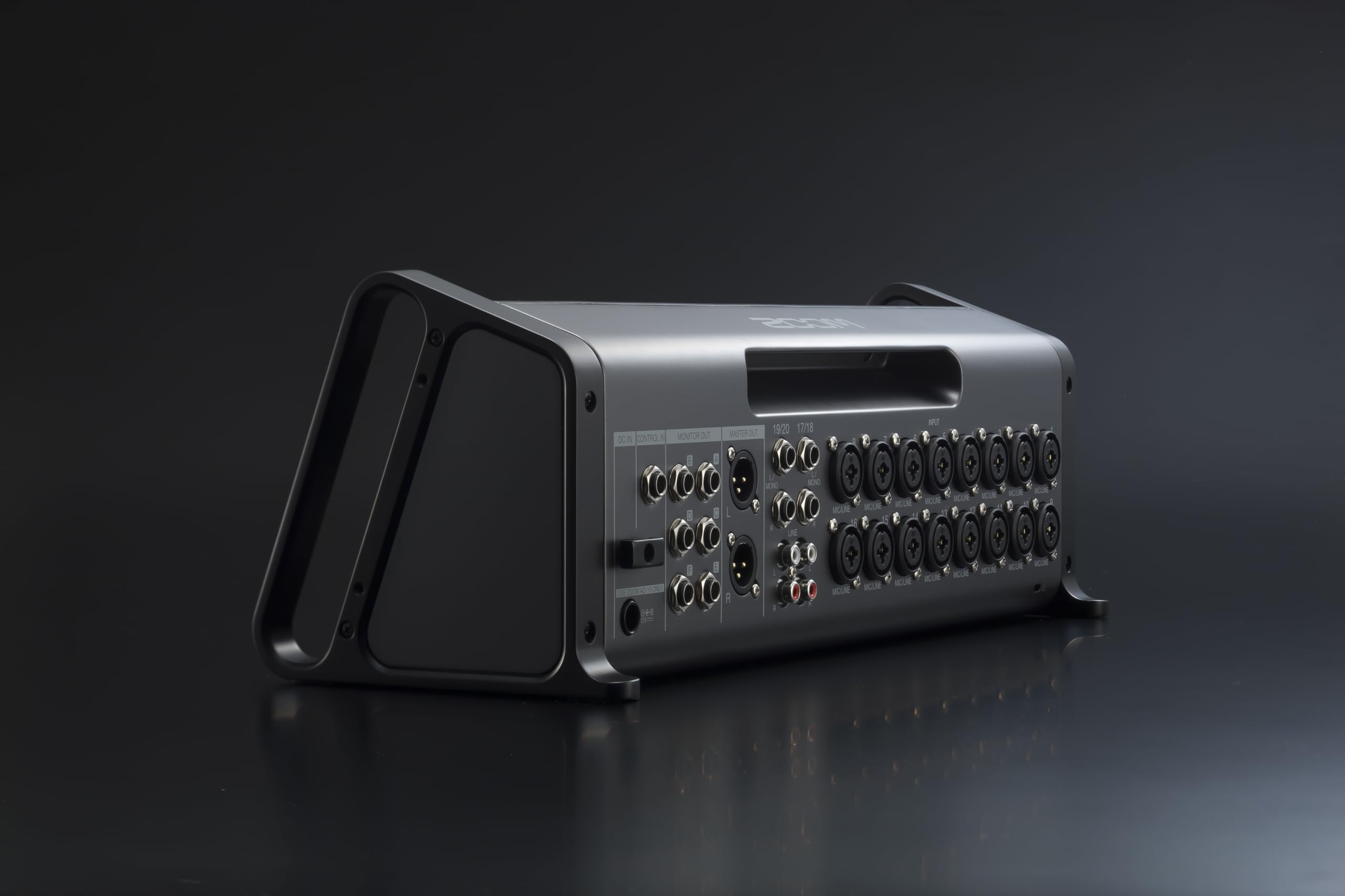 Amazon.com: Zoom LiveTrak L-20R Digital Mixer & Multitrack