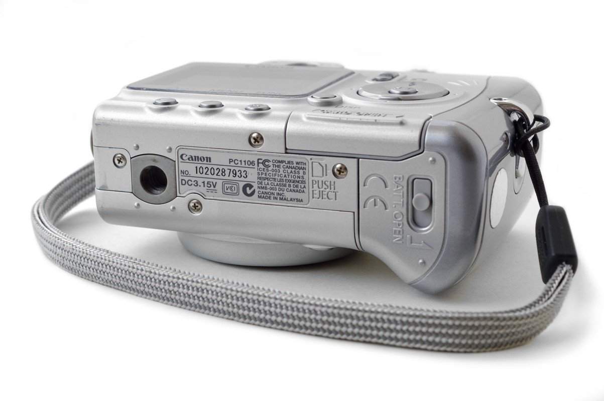 Amazon Canada: Canon PowerShot A520 4MP Digital Point & Shoot