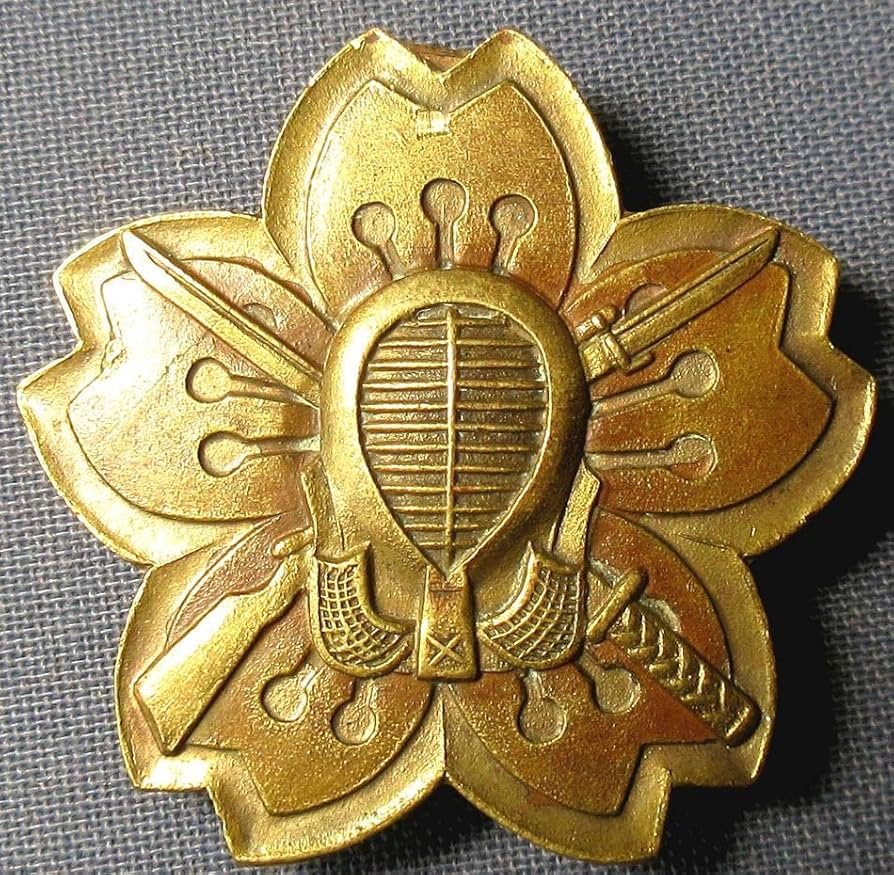 Amazon.co.jp: 日本軍 勲章 銃剣術徽章 第一種 : おもちゃ
