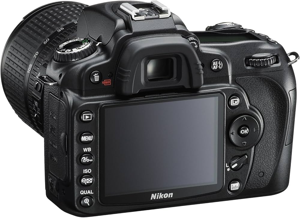 Amazon | Nikon デジタル一眼レフカメラ D90 AF-S DX 18-105 VRレンズ