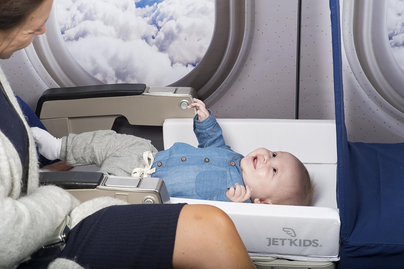 Amazon.co.jp: 【JetKids】 BedBox® 機内でベッドにもなる子供用スーツ