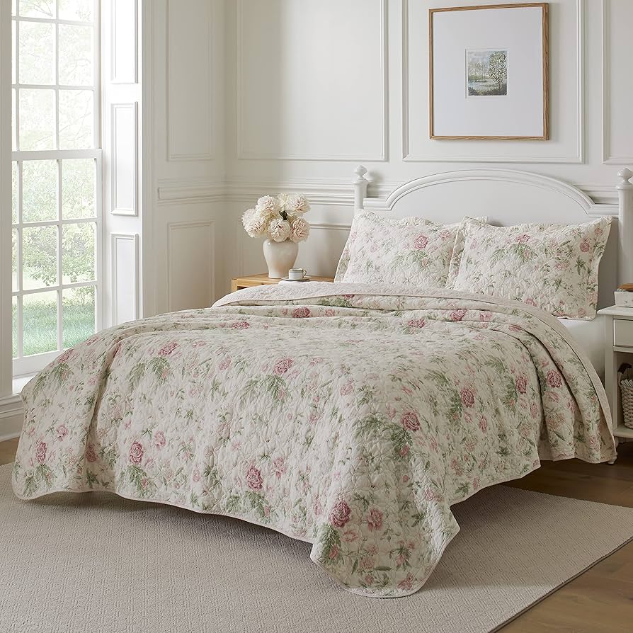 Amazon.com: Laura Ashley - King Quilt Set, Reversible Cotton