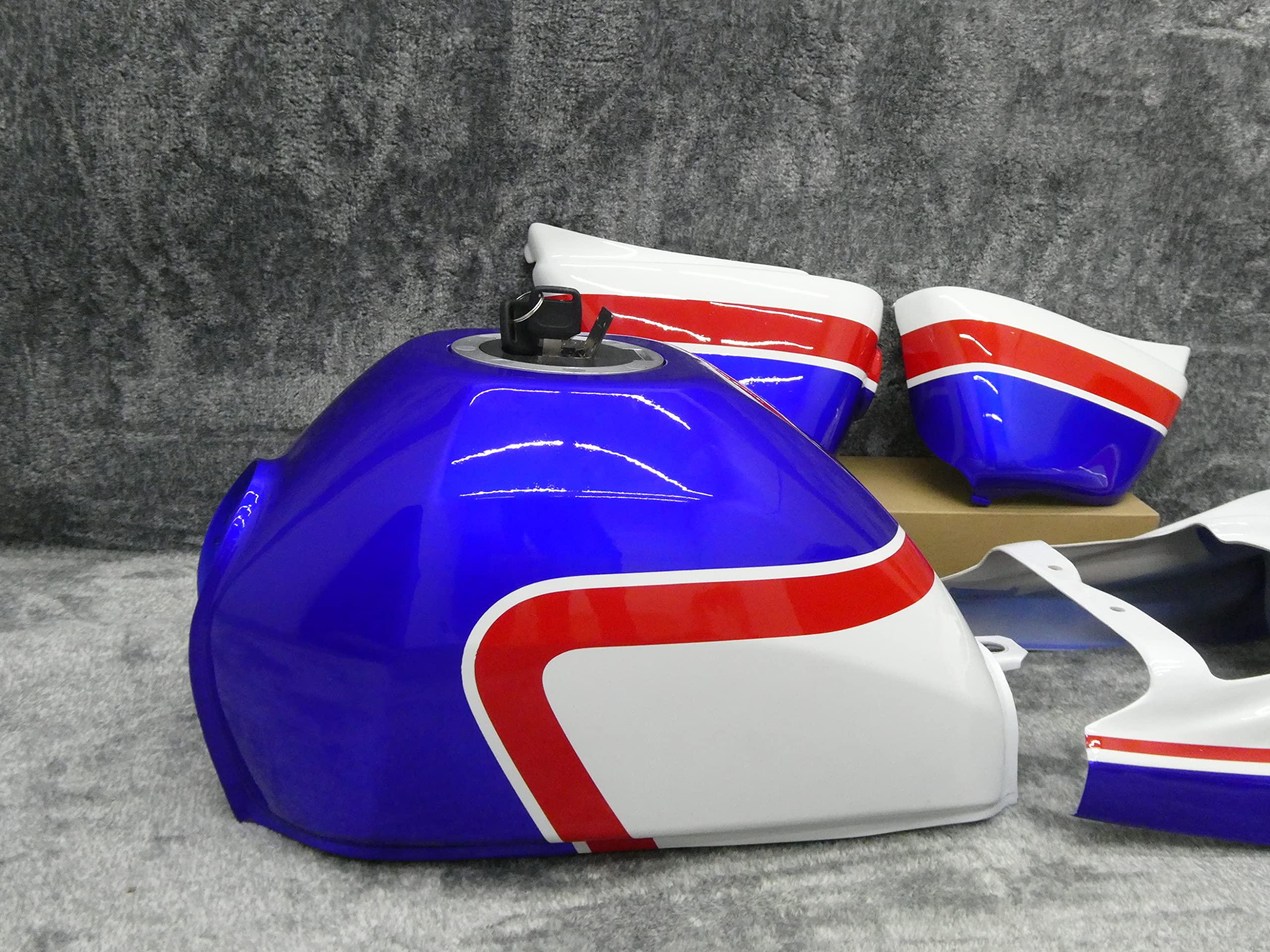 Amazon | エイプ50 外装セット CBX 青白1型 風 STD