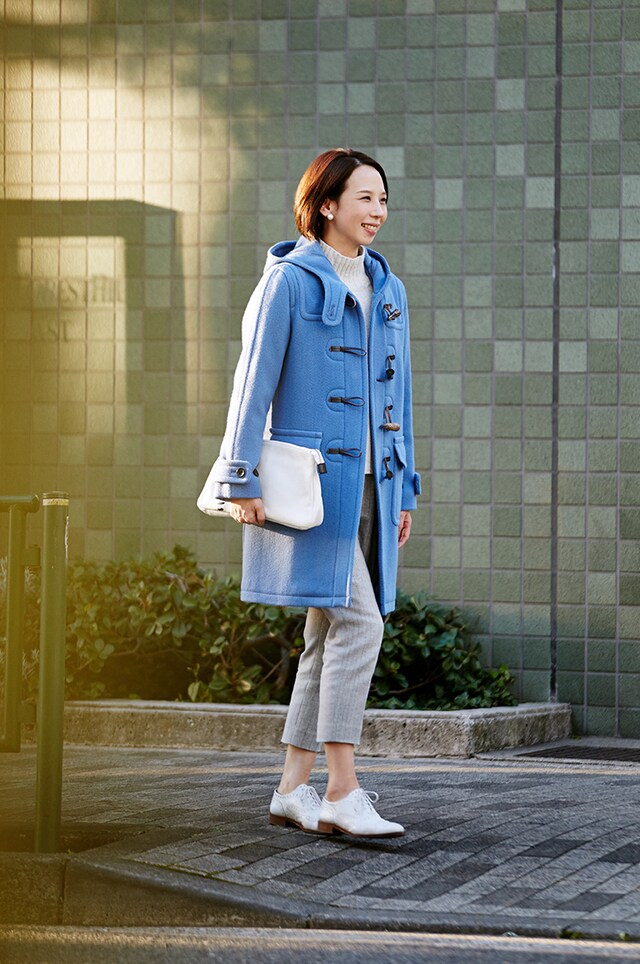 冬の空のようなダッフルコートを主役に | おしゃれのヒントは