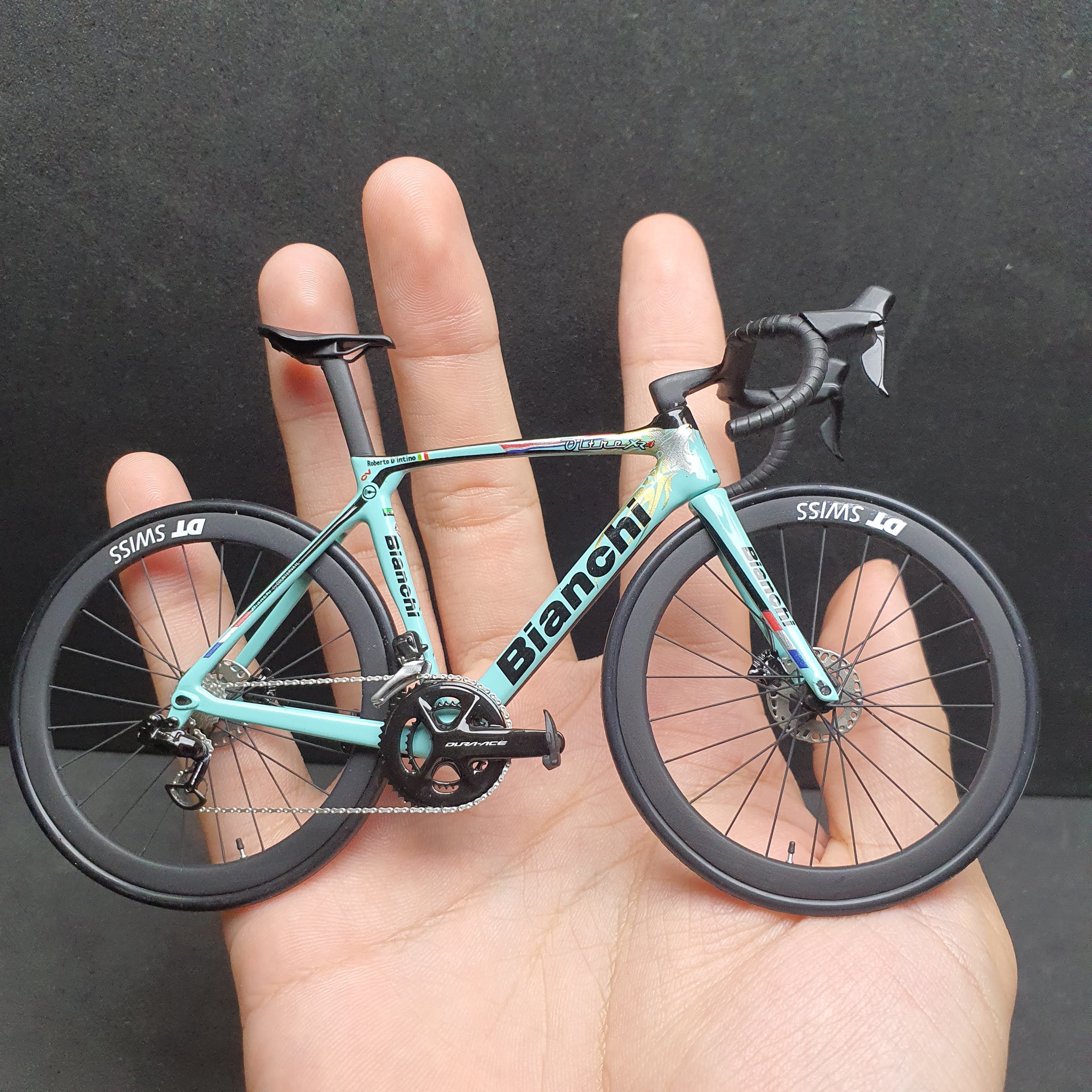 Bianchi Oltre XR4 Specialissima ミニチュア モデル 1:12 ロード