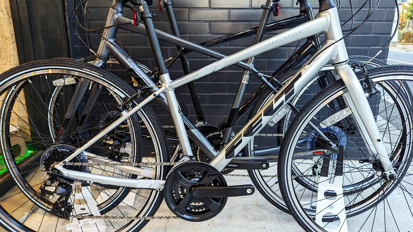 ﾘﾆｭｰｱﾙ!】FELT VERZA SPEED 50 入荷！【人気ｸﾛｽﾊﾞｲｸ】 | 自転車のこと